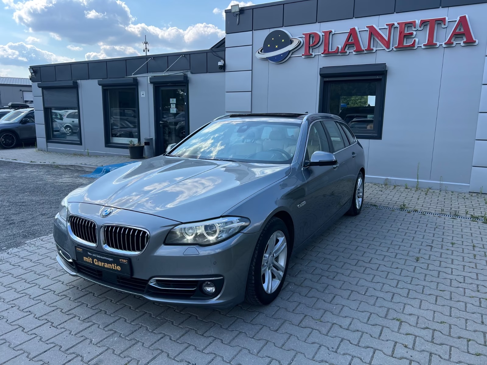 BMW 530d xDrive Touring Ansicht 2