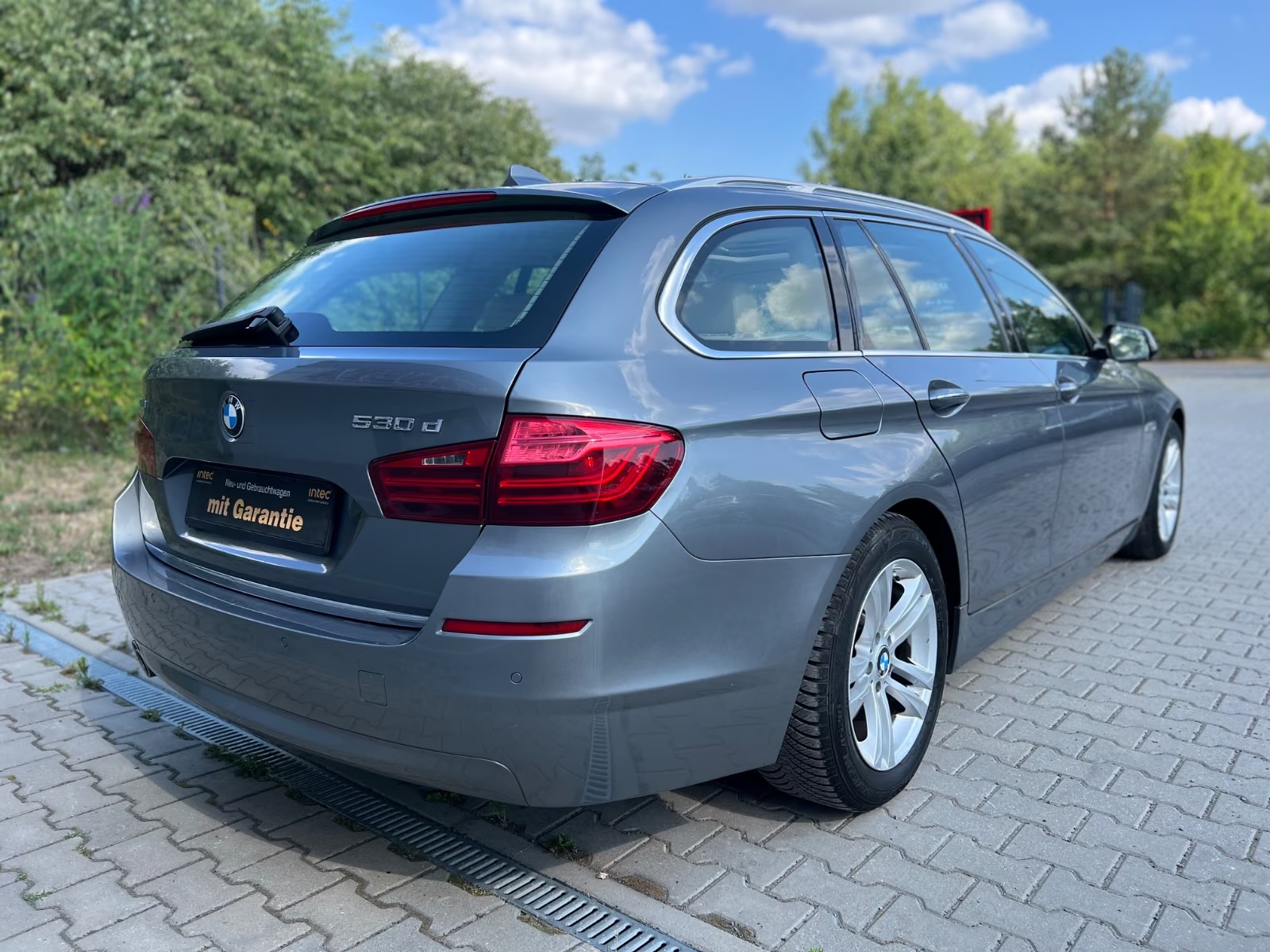 BMW 530d xDrive Touring Ansicht 6
